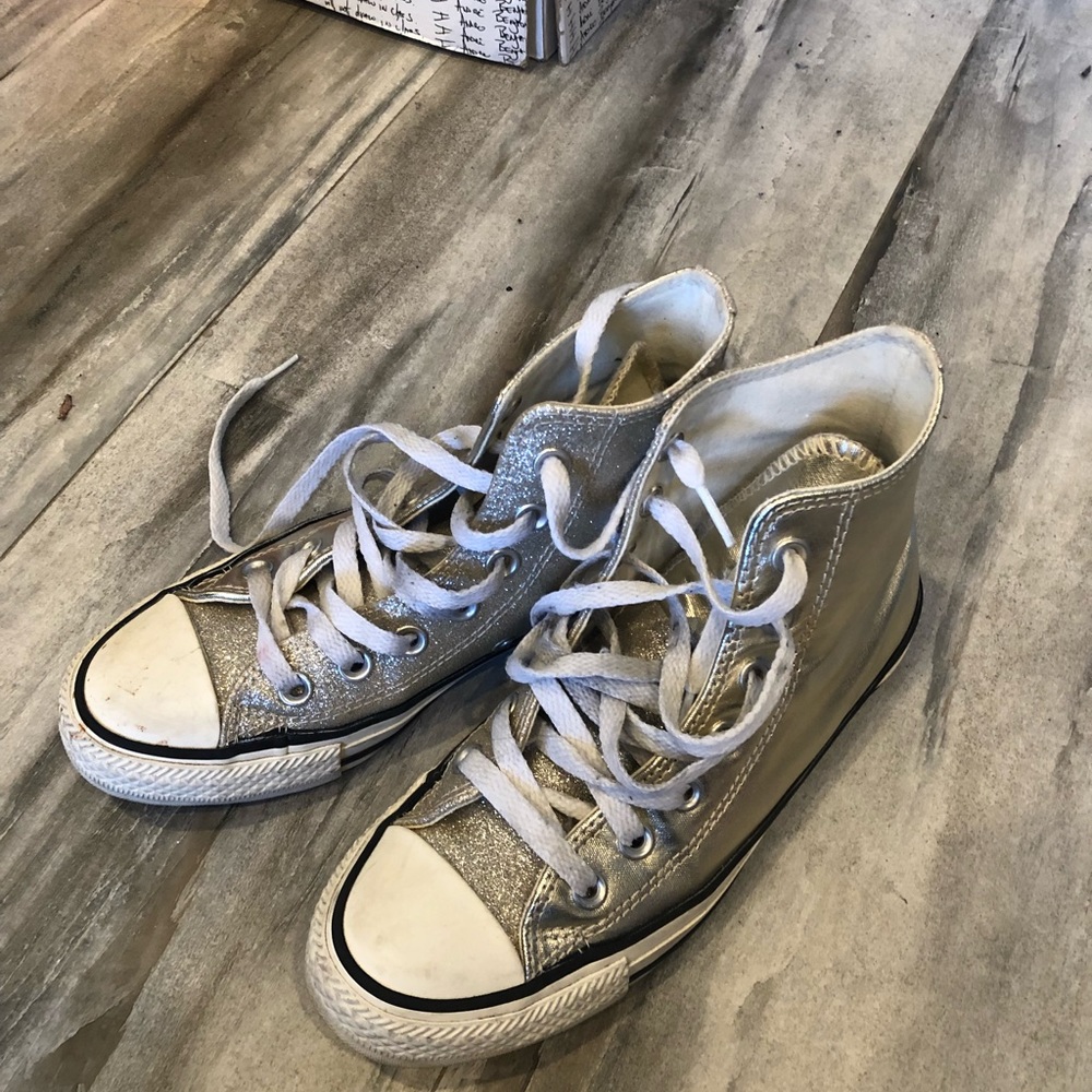 Gold asymmetric hightop Converse